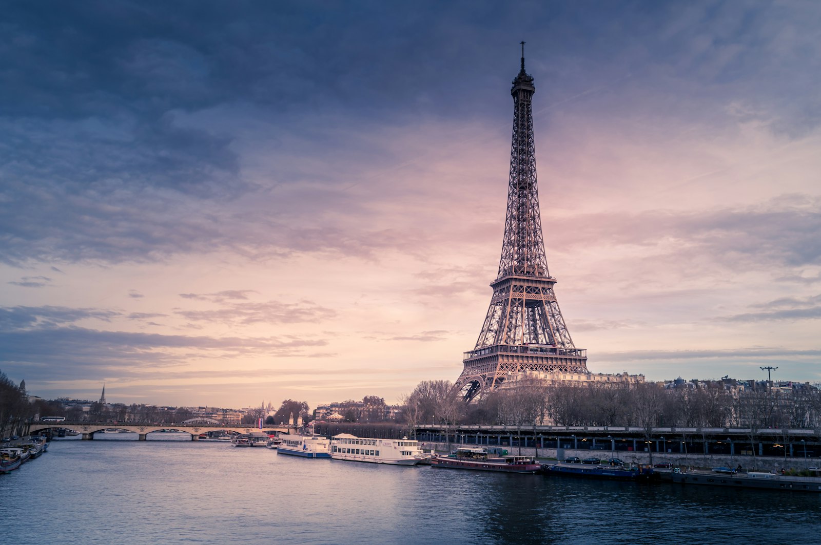 Paris by Night on the Big Bus Panoramic Tour: What the City Actually Looks Like After Dark